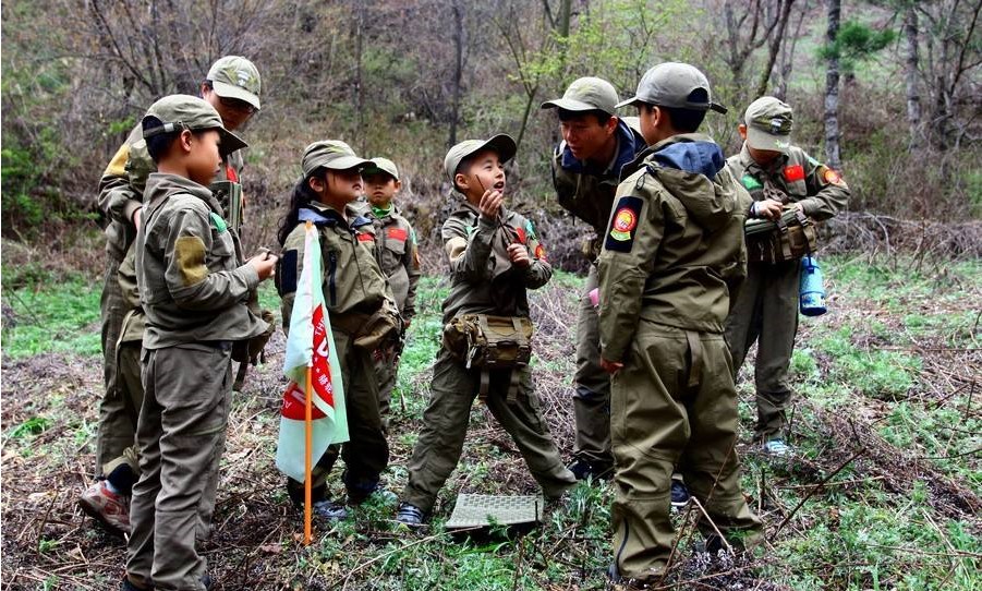 青少年(nian)野外特訓_上海親子(zi)團(tuán)建(jian)